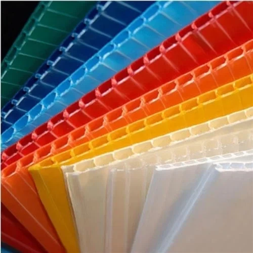 Izjemna uporaba valovite plastične plošče v različnih panogah